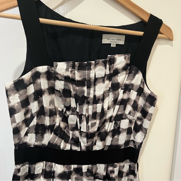 Veronika Maine black & white mid length dress size 8 - Picture 2 of 6
